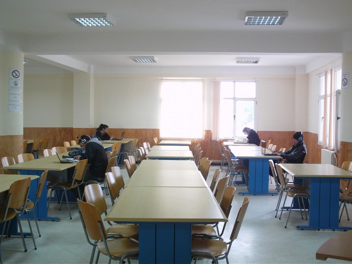 معهد الهندسة الكهربائية و الالكترونيك ببومرداس